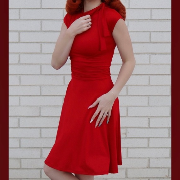 Folter Bombshell Dress in Red - Small - Picture 2 of 7